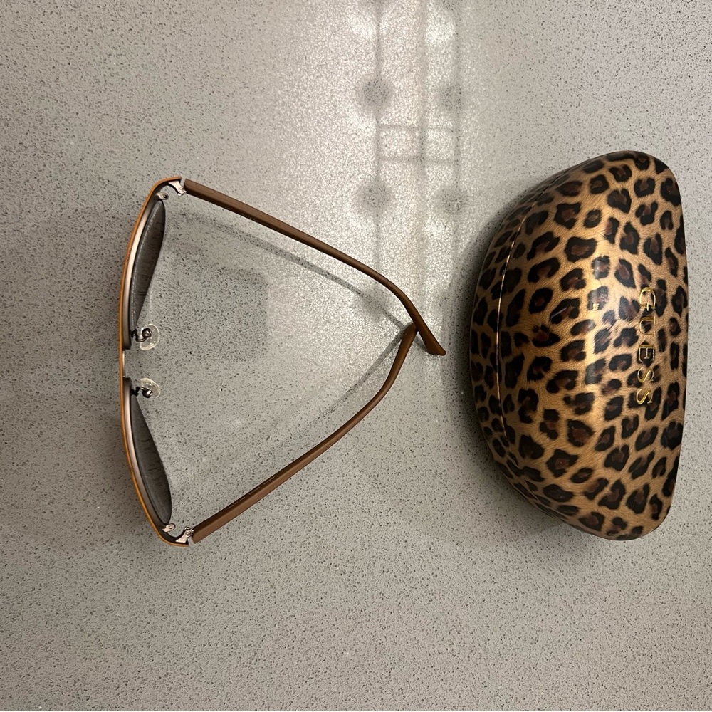 Guess Aviator Brown sunglasses - Picture 3 of 4